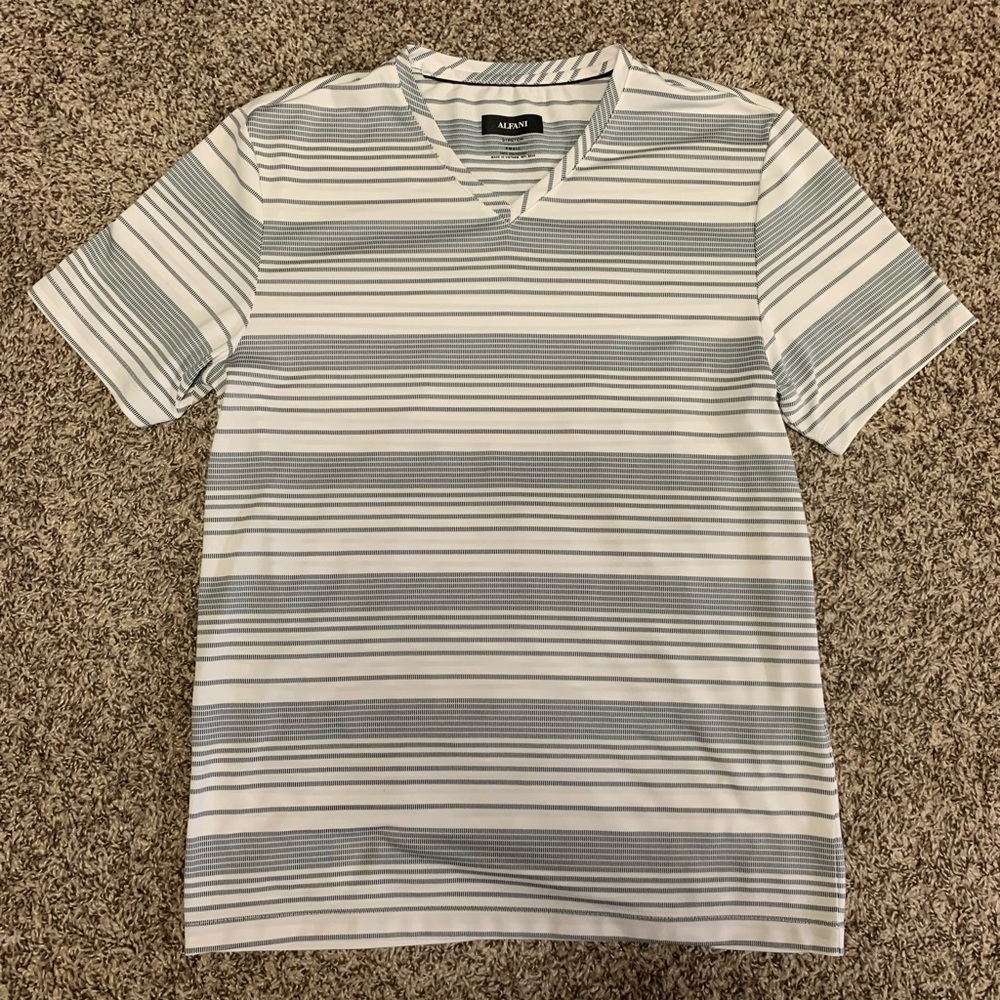 Alfani V-neck T-Shirt Small